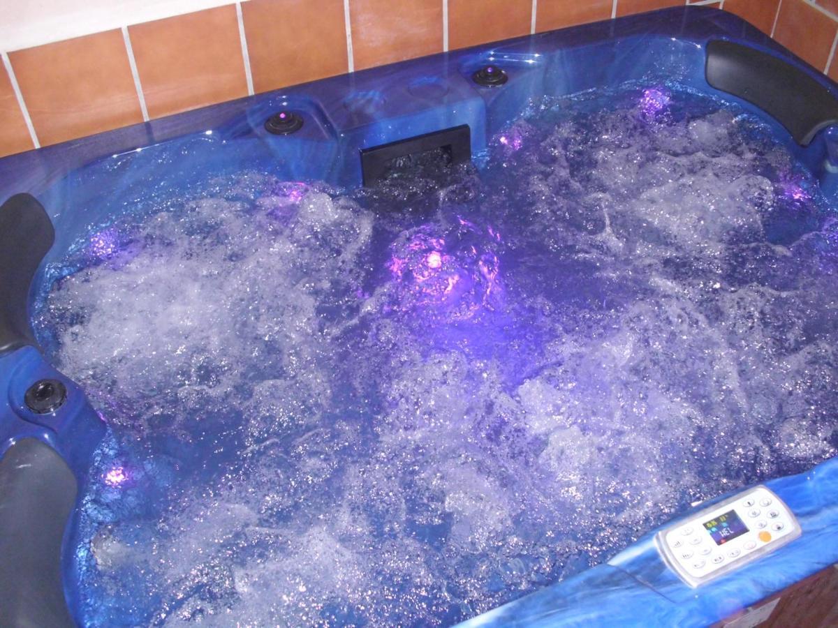Casa Rural Con Jacuzzi Taberna Del Tio Pedro Cabanas de Polendos Exteriér fotografie
